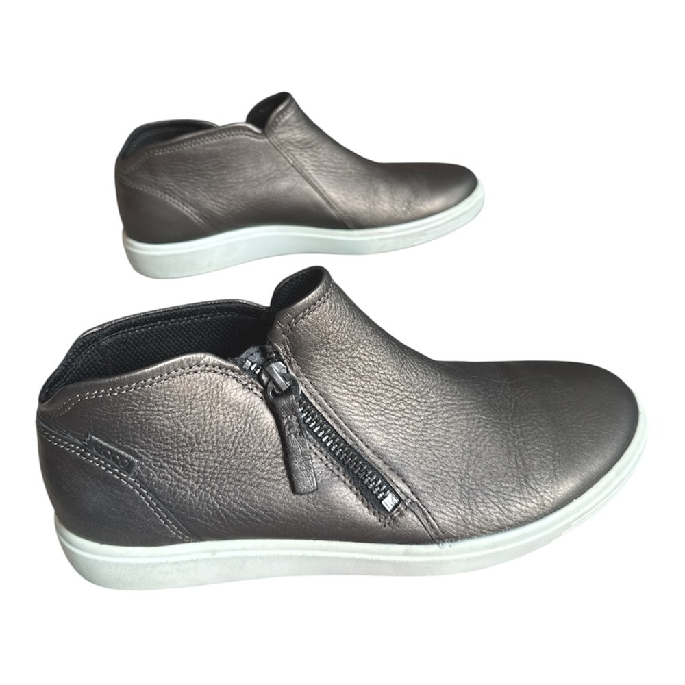 Ecco Soft 7 Leather Metallic Side Zipper Comfort Ankle Booties